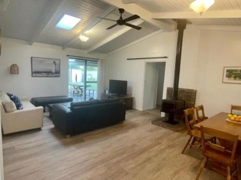Abbey Beach Shack - Goulburn Accommodation 3