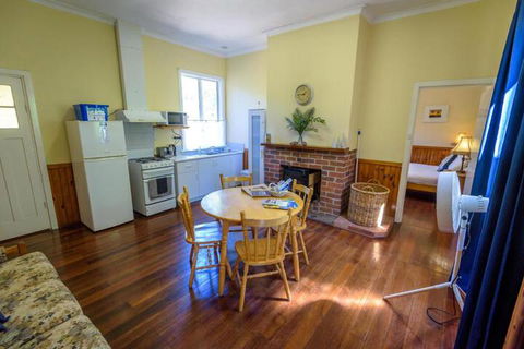 Lewana Cottages - Goulburn Accommodation 7