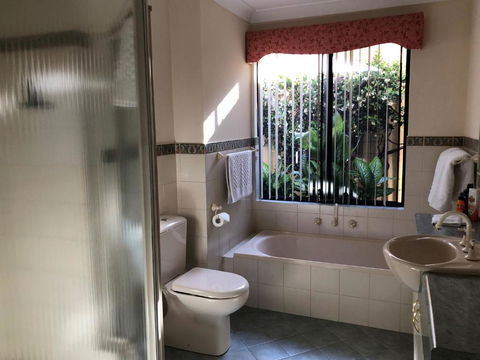 Alfred Cove Short Stay - Goulburn Accommodation 1
