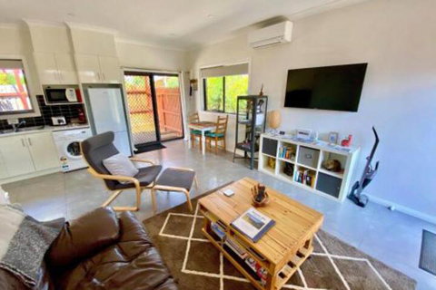 Jacaranda Wey B & B - Goulburn Accommodation 5