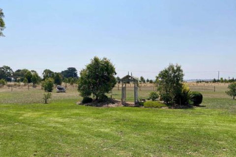 Jacaranda Wey B & B - Goulburn Accommodation 3