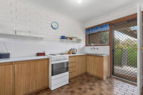 Sun & Surf Aldinga Beach Apartment - Goulburn Accommodation 3