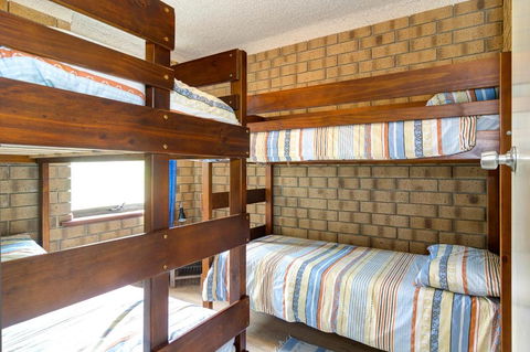 Sun & Surf Aldinga Beach Apartment - Goulburn Accommodation 2