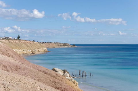 Sun & Surf Aldinga Beach Apartment - Goulburn Accommodation 1