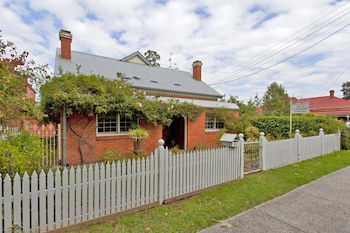 Rose Cottage - Historic Luxury - Goulburn Accommodation 0