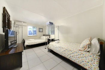 Airlie Getaway - Views - Goulburn Accommodation 1
