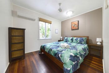 Airlie Getaway - Views - Goulburn Accommodation 2