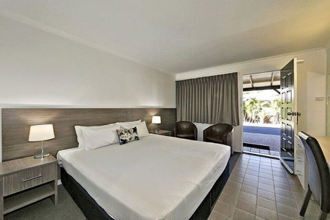 Smart Motel Bert Hinkler - Goulburn Accommodation 5