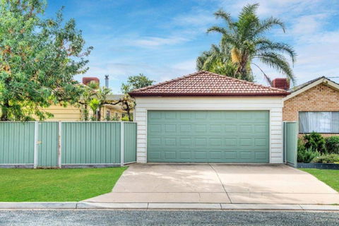 Ayr House Echuca Holiday Homes - Goulburn Accommodation 5