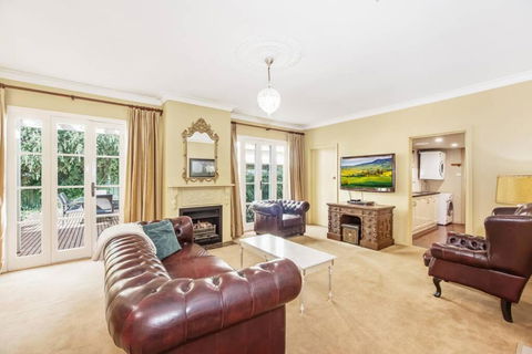 Ayr House Echuca Holiday Homes - Goulburn Accommodation 1