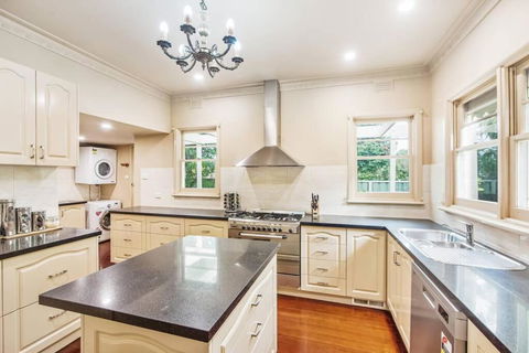 Ayr House Echuca Holiday Homes - Goulburn Accommodation 4