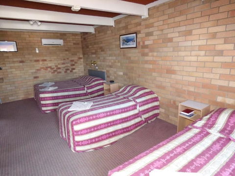 Red Chief Motel - Goulburn Accommodation 4