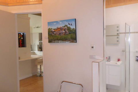 A Colourcity Apartments - Goulburn Accommodation 3