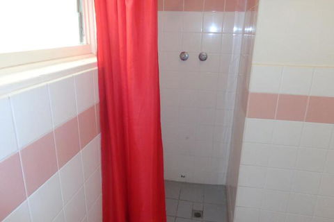 Adelaide Backpackers Travellers Inn - Goulburn Accommodation 3