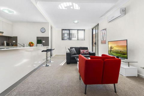 Astra Apartments Liverpool - Goulburn Accommodation 7