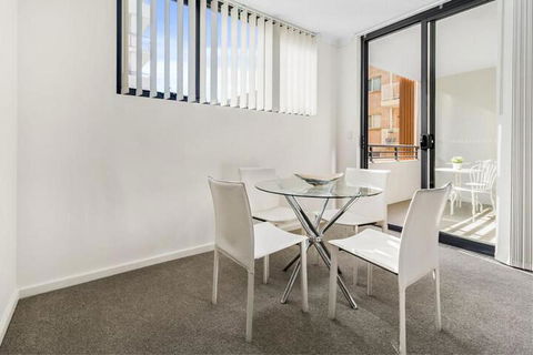 Astra Apartments Liverpool - Goulburn Accommodation 3