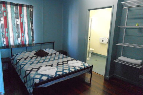 Buzers - Goulburn Accommodation 6