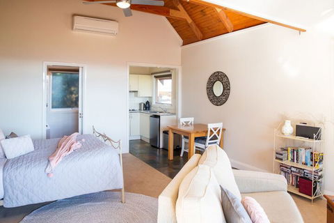 Vivere Retreat - Goulburn Accommodation 2