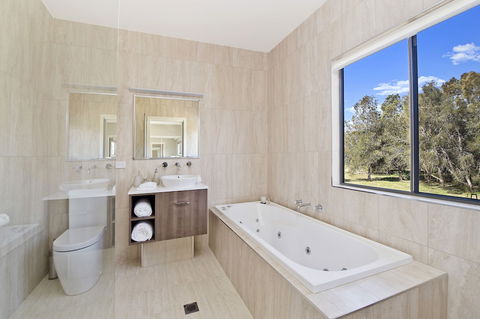 Ana Mandara Luxury Bed & Breakfast - Goulburn Accommodation 2