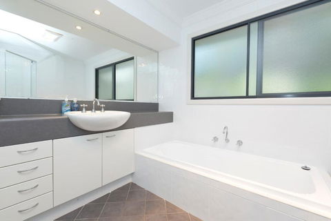 Brae Villa - Goulburn Accommodation 4