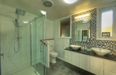 Arthur River Spa Cottage - Goulburn Accommodation 2