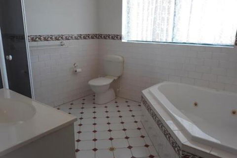 Acacia Apartments - Goulburn Accommodation 4