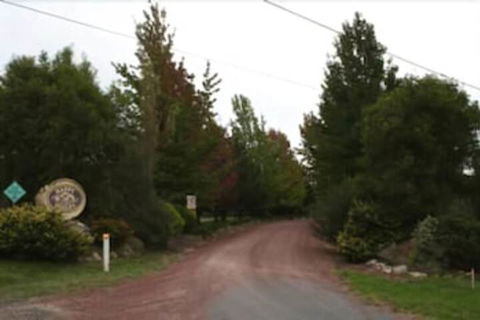 Granite Belt Brewery Retreat - Goulburn Accommodation 1