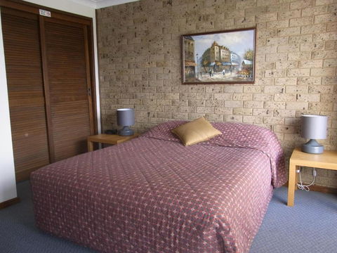 A Furnished Townhouse In Goulburn - Goulburn Accommodation 6