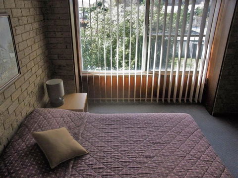 A Furnished Townhouse In Goulburn - Goulburn Accommodation 3