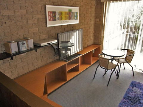A Furnished Townhouse In Goulburn - Goulburn Accommodation 1