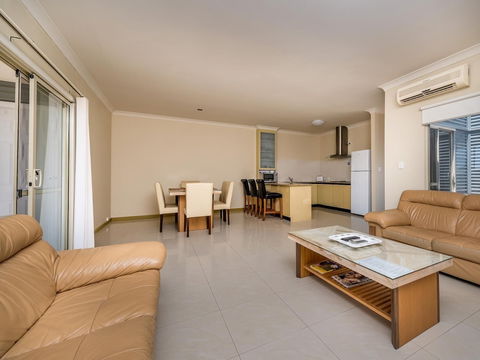 Seafront Unit 49 - Goulburn Accommodation 6