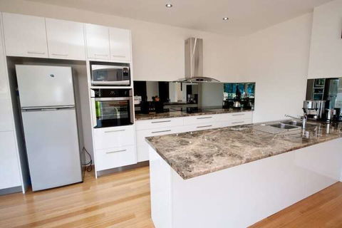 Sea La Vie - Goulburn Accommodation 2