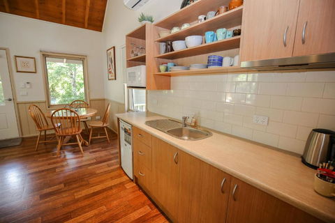 Alpine Arnica Cottage 2 - Goulburn Accommodation 6