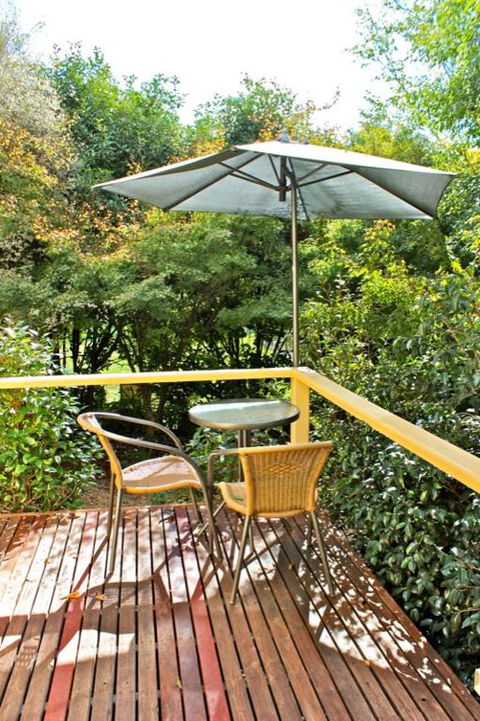 Autumn Leaf Cottage 1 - Goulburn Accommodation 6
