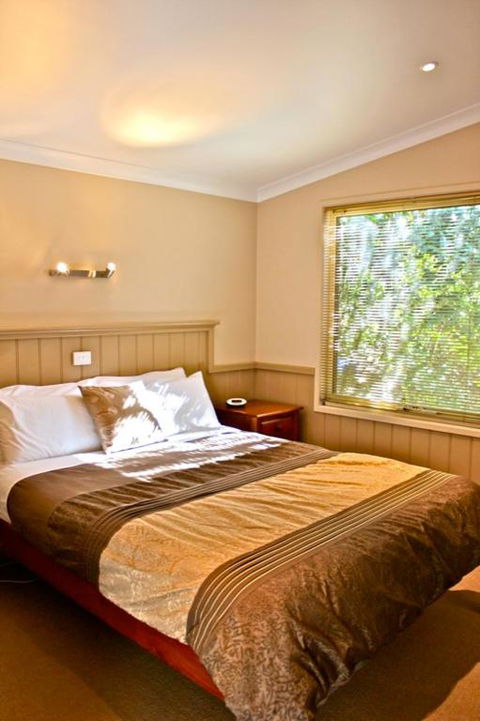 Autumn Leaf Cottage 1 - Goulburn Accommodation 3