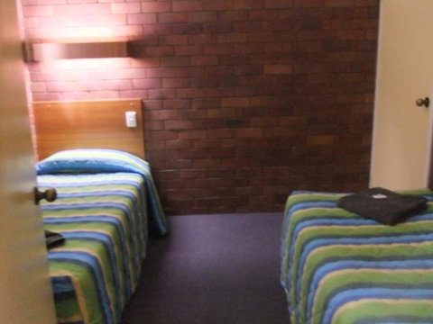 Golden West Motor Inn - Goulburn Accommodation 1