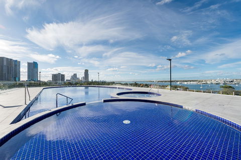 Meriton Suites Southport, Gold Coast - Goulburn Accommodation 3