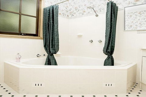 Kalimna Spa Room - Goulburn Accommodation 2