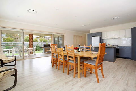 Refresham - Goulburn Accommodation 5