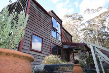Rutland Cottage - Goulburn Accommodation 0
