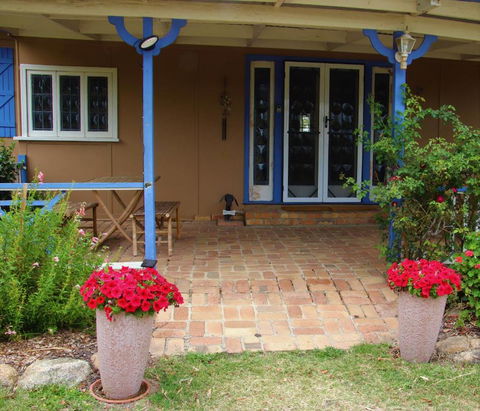 James Farmhouse - Goulburn Accommodation 2