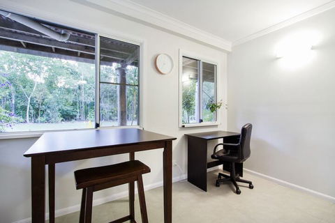 Airlie Beach Eco Cabins - Goulburn Accommodation 3