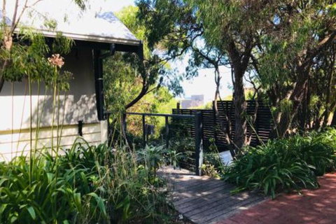 Zephyr Studio - Goulburn Accommodation 1