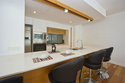 Maggies Beachfront Apt. 3 - Goulburn Accommodation 1