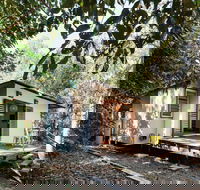 The Little Bush Hut - Goulburn Accommodation