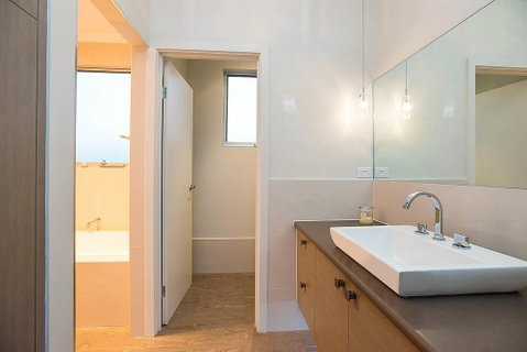 Lavina Luxury Beach House - Goulburn Accommodation 4