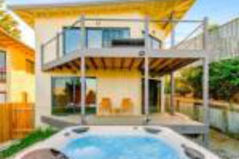 Achilles - Goulburn Accommodation 0