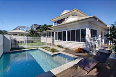 Away On Seaview Street - Goulburn Accommodation 0