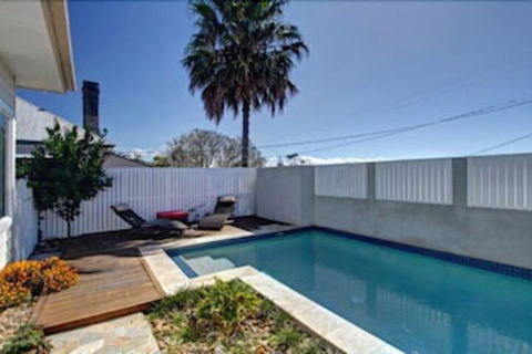 Away On Seaview Street - Goulburn Accommodation 2
