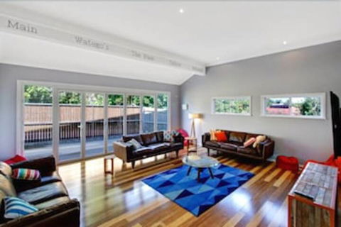 Away On Seaview Street - Goulburn Accommodation 7